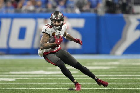 New contract moves Mike Evans closer to goal of playing entire .